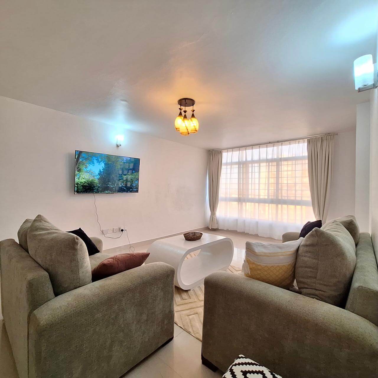 Spacious Modern Airbnb in Ruaka with Gym